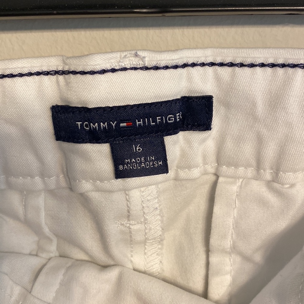 Tommy Hilfiger White Shorts - Picture 7 of 8